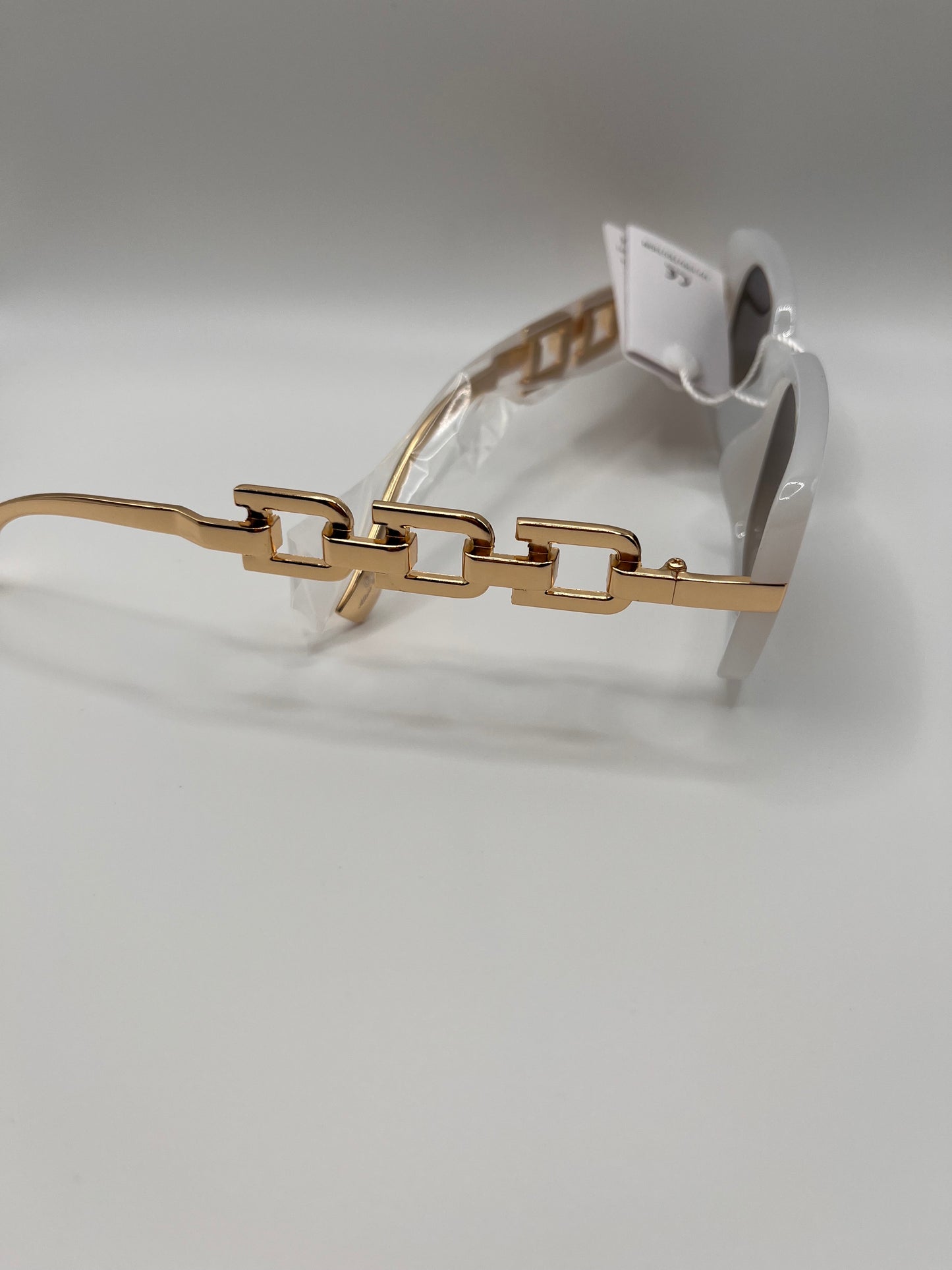 Chunky Chain Style Leg Solid Color Frame Sunglass