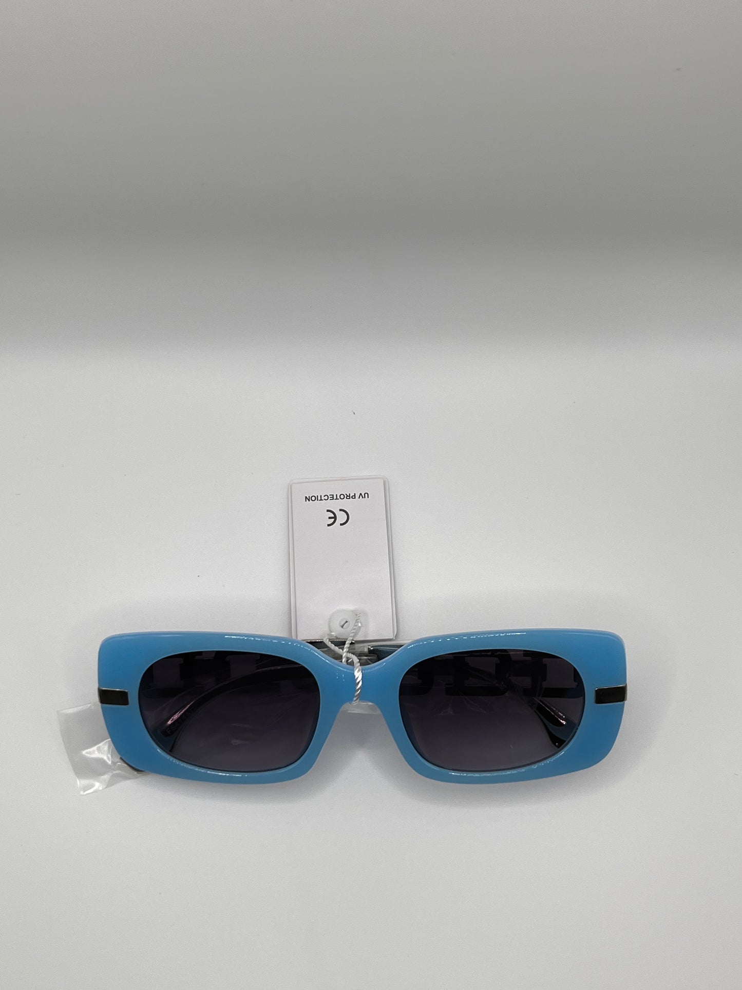 Chunky Chain Style Leg Solid Color Frame Sunglass