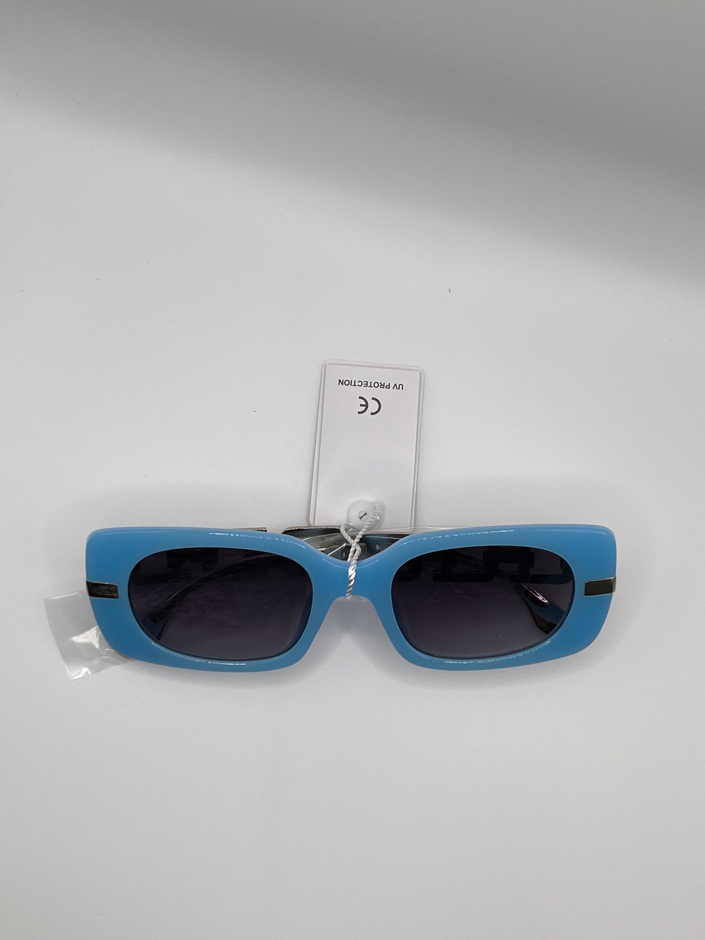 Chunky Chain Style Leg Solid Color Frame Sunglass