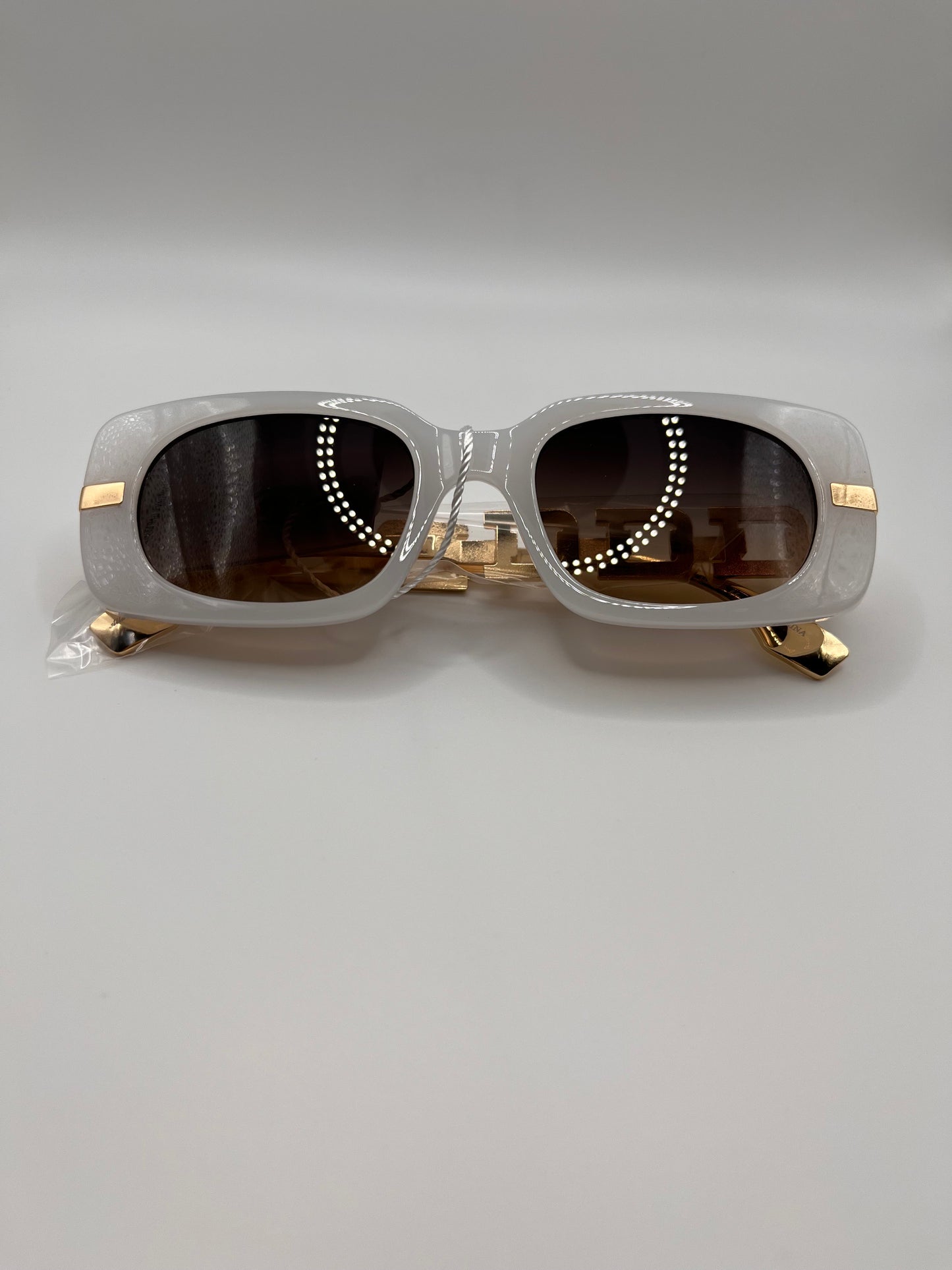 Chunky Chain Style Leg Solid Color Frame Sunglass